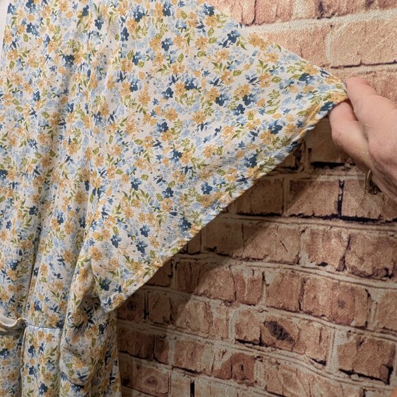 Torrid Floral Wrap Dress with Ruffle Hem Torrid Size 4 (26 or 4X) - Picture 5 of 13